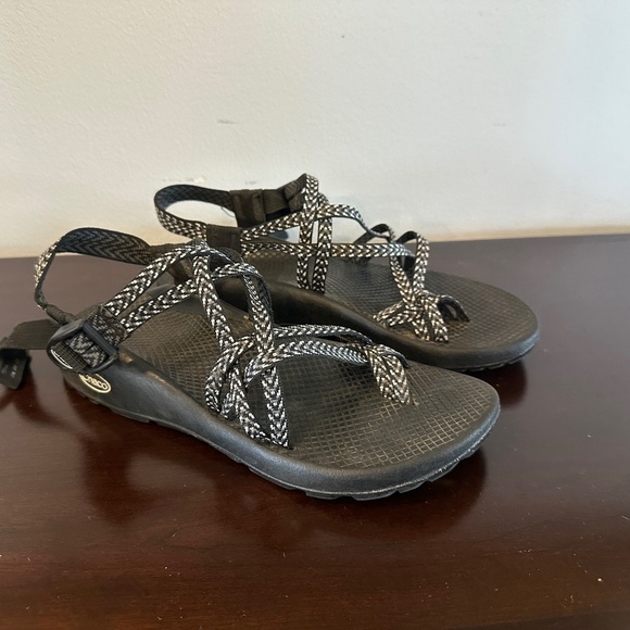 Chaco Hiking Sandals Womens Sz 9 Classic Strappy Multicolor Buckle Hook 7 Loop - Picture 1 of 11